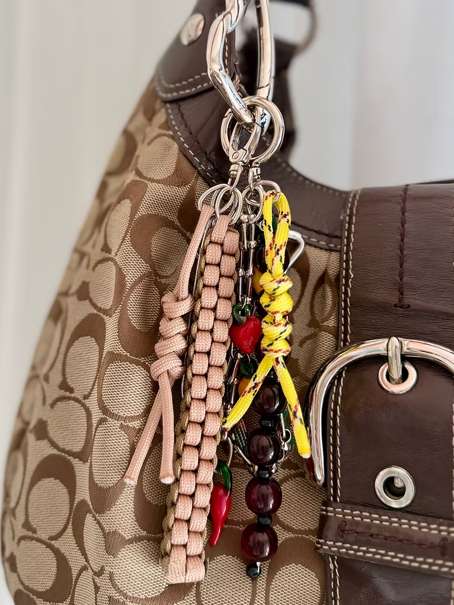 Utility Charm - Sandstone